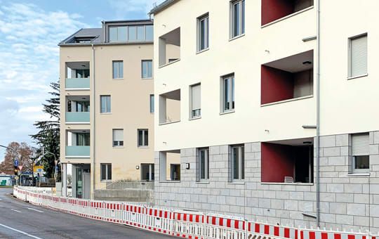 Ein Teil der neuen Gebäude in der Walter-Rathenau-Straße in Richtung Rondell: An der Zufahrt zum nördlichen Stadtausgang ist mit dem Gebäudeensemble ein wahres Schmuckstück entstanden.