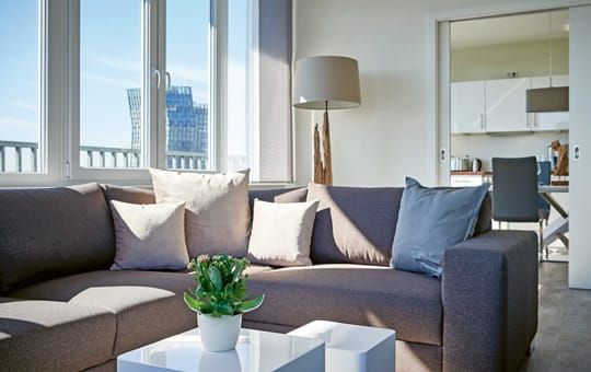 Panoramablick auf die Tanzenden Türme in Hamburg: Das erwartet Sie in einer unserer exklusiven Gästewohnungen.