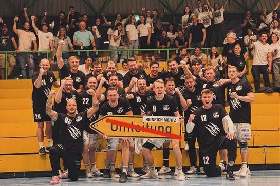 FLÜWO gratuliert der SG Hegensberg-Liebersbronn zum Aufstieg